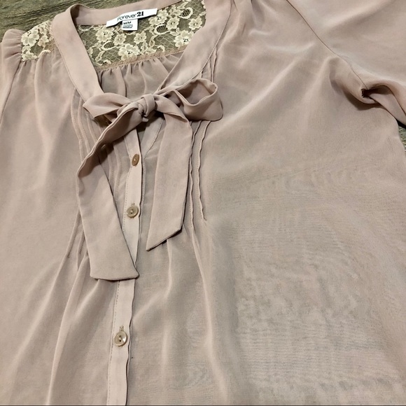 🛍3/$45 Blush front tie Blouse w. Back Lace Detail - Picture 7 of 7